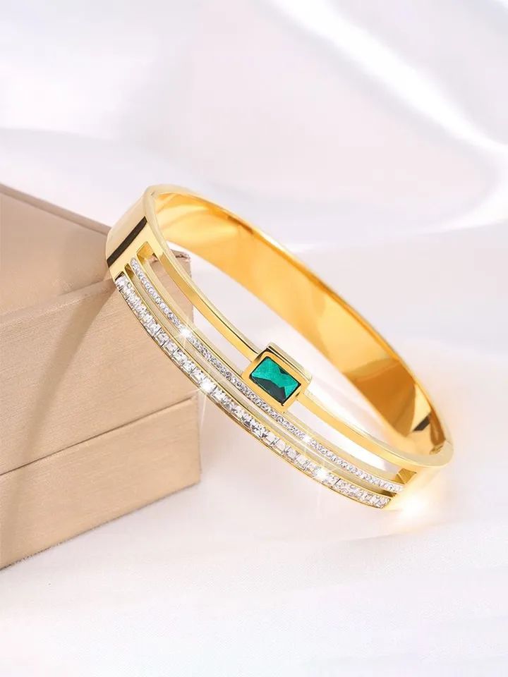 Emerald Grace Bangle - Image 2