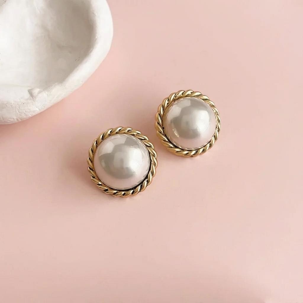 Vintage Pearl Studs
