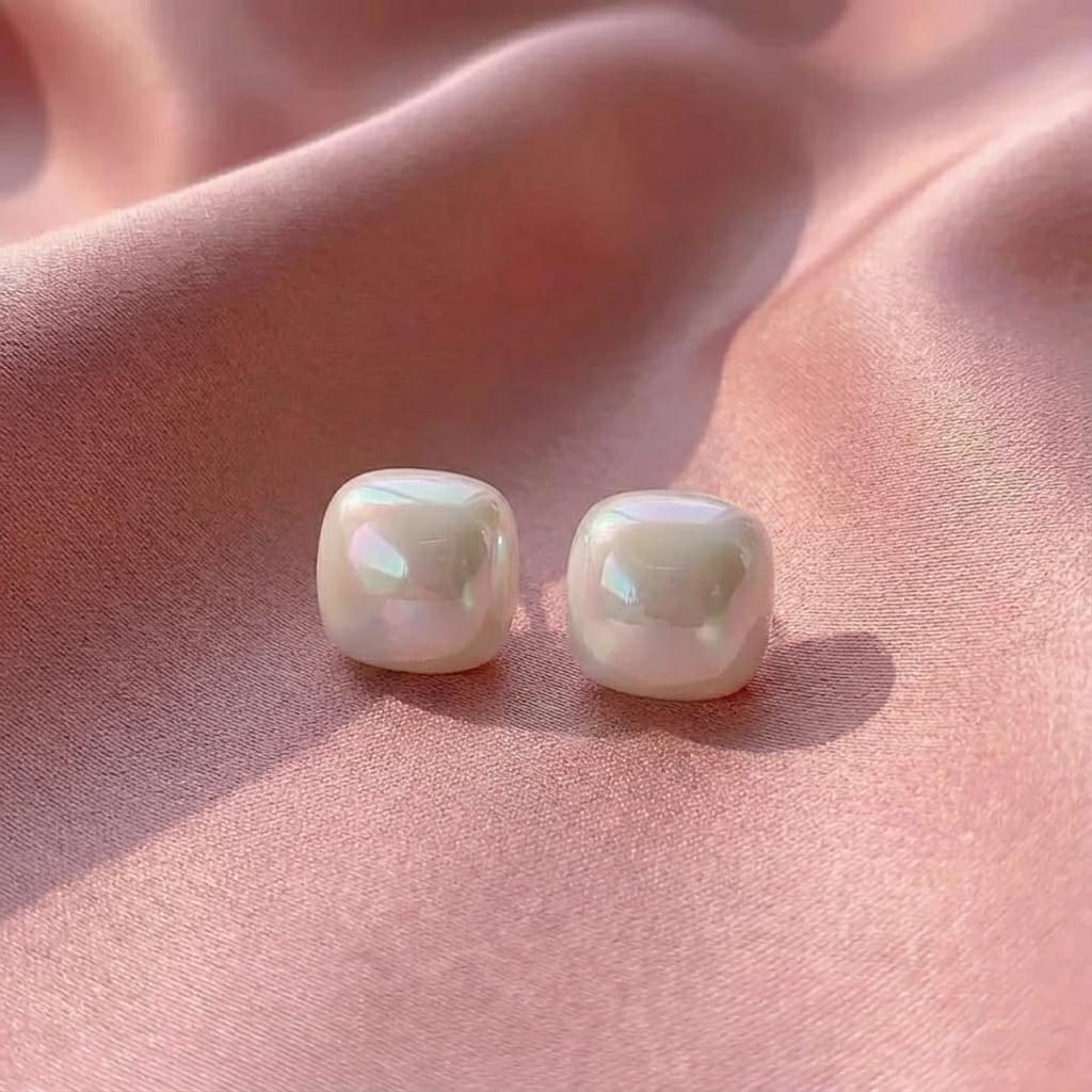 Gelato Gloss Studs